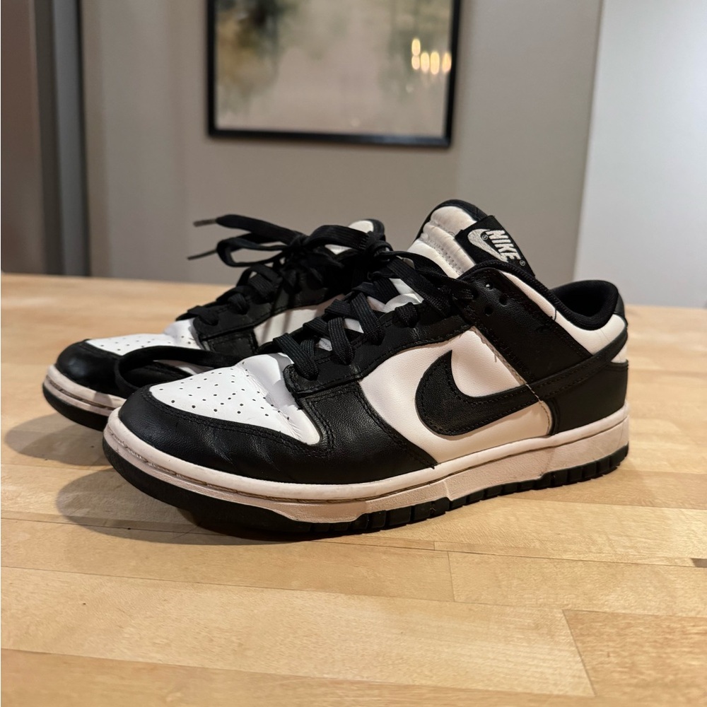 Nike Black and White Low-Top Sneakers Classic Design